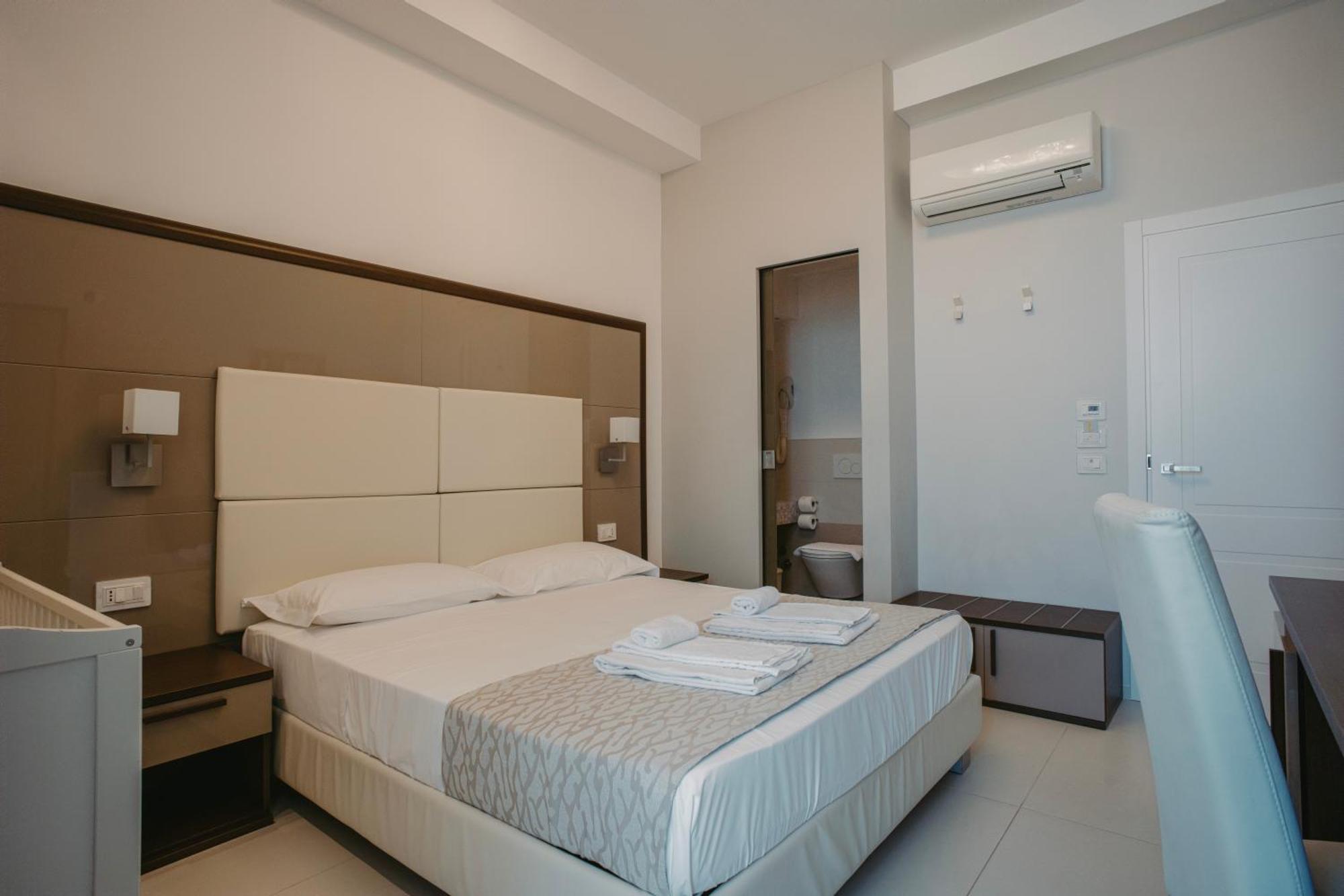 Hotel Baia Marina Cupra Marittima Kültér fotó