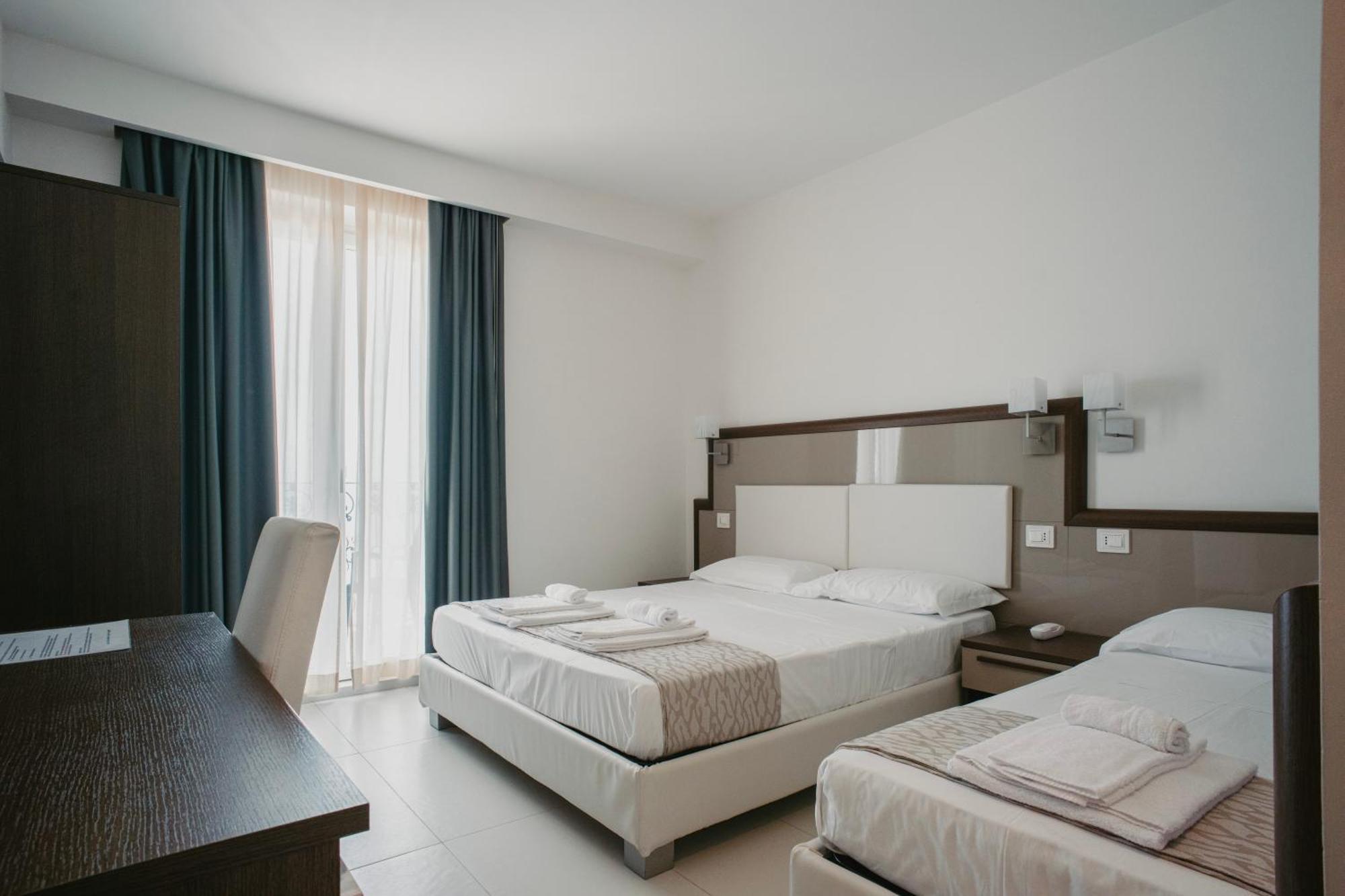 Hotel Baia Marina Cupra Marittima Kültér fotó