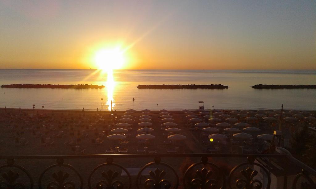 Hotel Baia Marina Cupra Marittima Kültér fotó