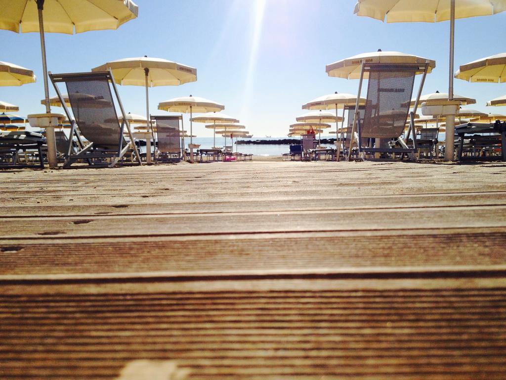 Hotel Baia Marina Cupra Marittima Kültér fotó