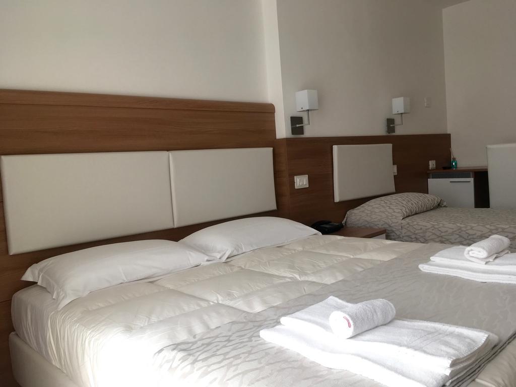 Hotel Baia Marina Cupra Marittima Kültér fotó