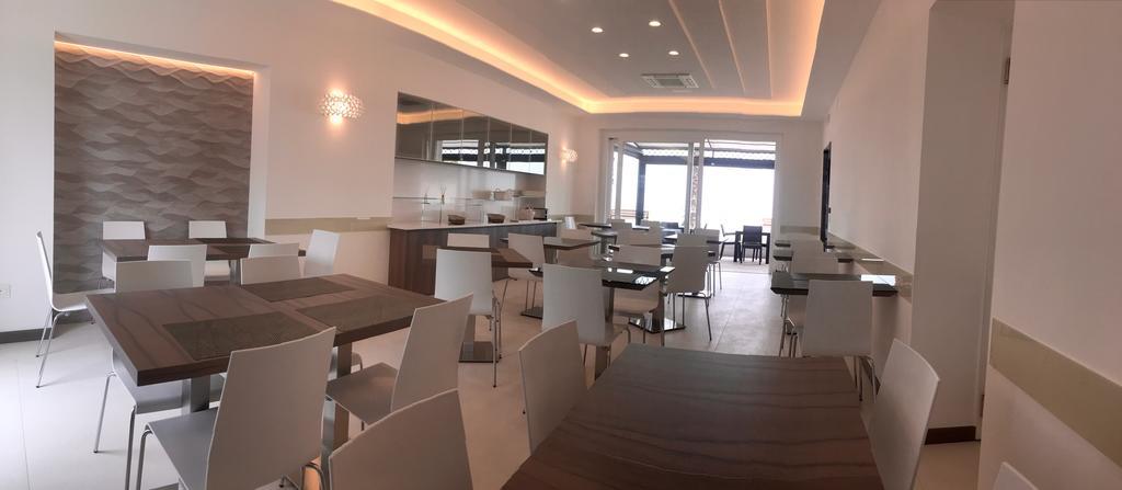 Hotel Baia Marina Cupra Marittima Kültér fotó