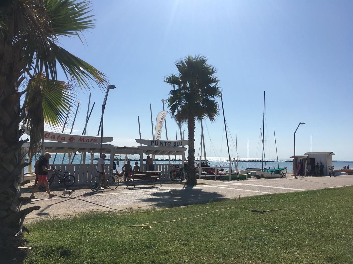 Hotel Baia Marina Cupra Marittima Kültér fotó