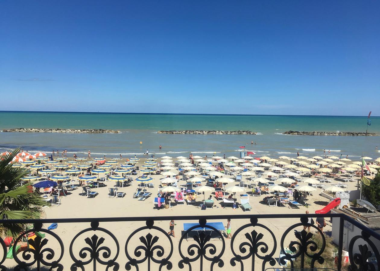 Hotel Baia Marina Cupra Marittima Kültér fotó
